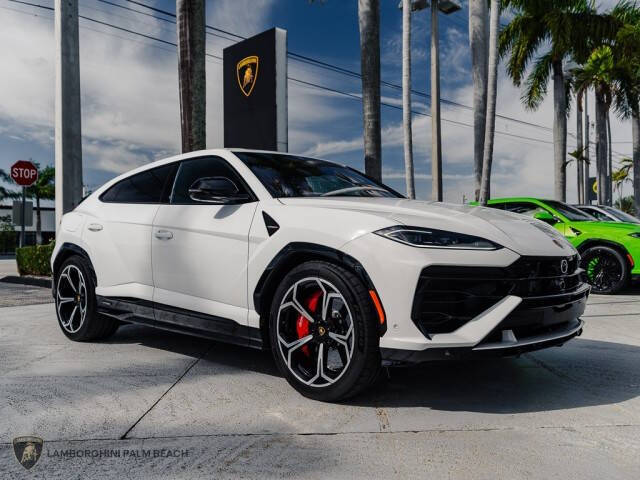 2025 Lamborghini Urus SE