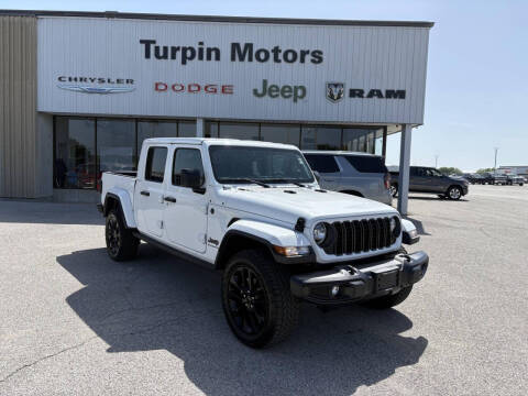 2025 Jeep Gladiator NightHawk