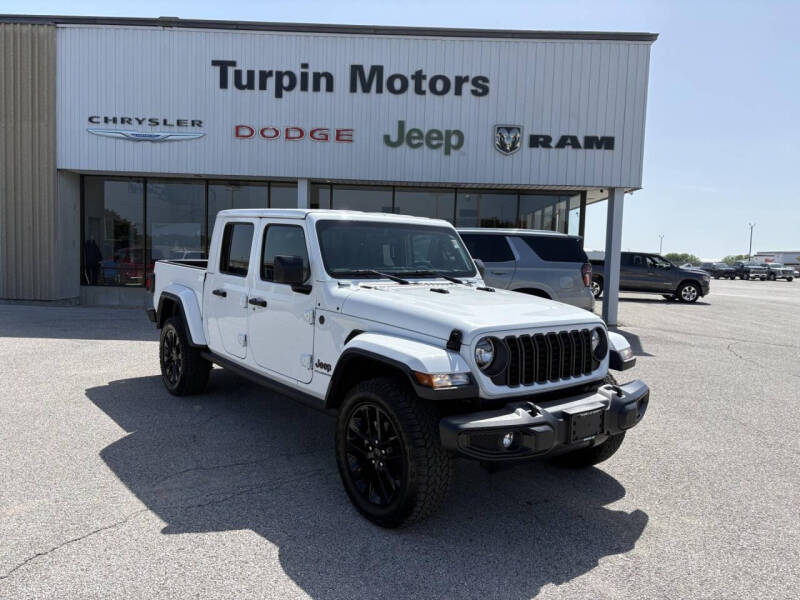 2025 Jeep Gladiator NightHawk