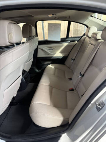 2012 BMW 5 Series 528i