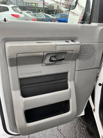 2012 Ford E-Series E-150