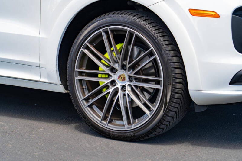 2019 Porsche Cayenne E-Hybrid