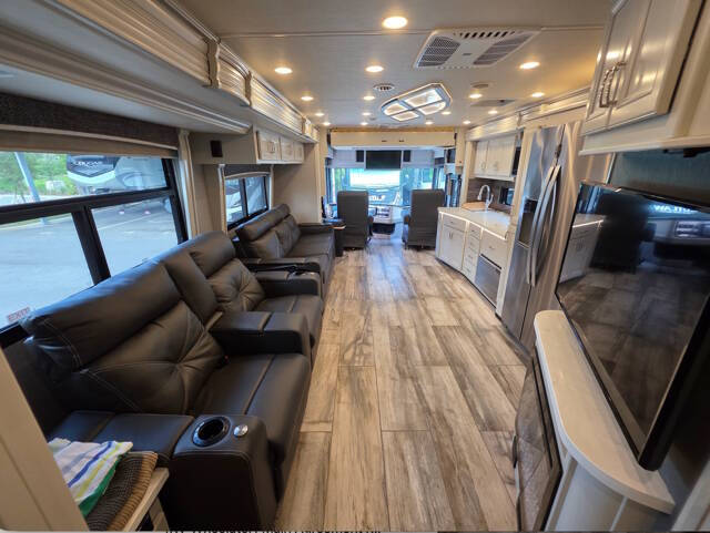2022 Holiday Rambler Endeavor 38K