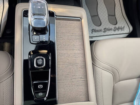 2025 Volvo XC90 B6 Plus Bright Theme 7P