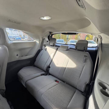 2021 Toyota Sienna LE 8-Passenger