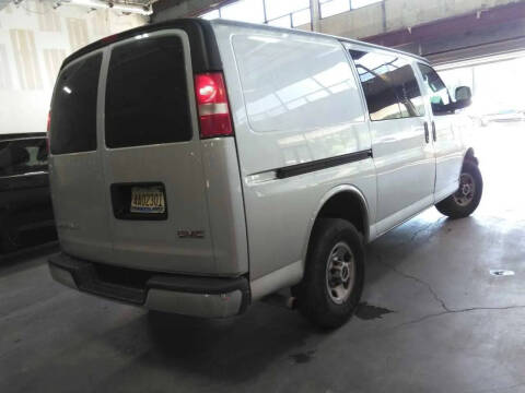 2023 GMC Savana 2500