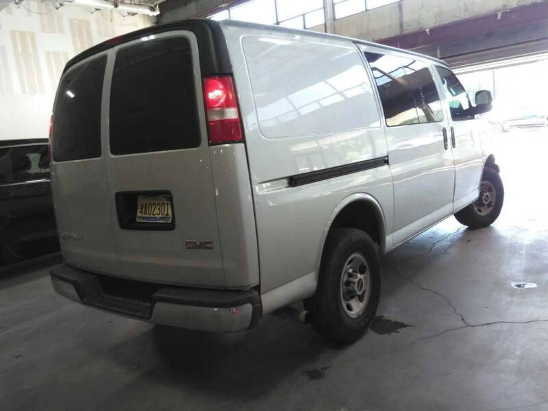 2023 GMC Savana 2500