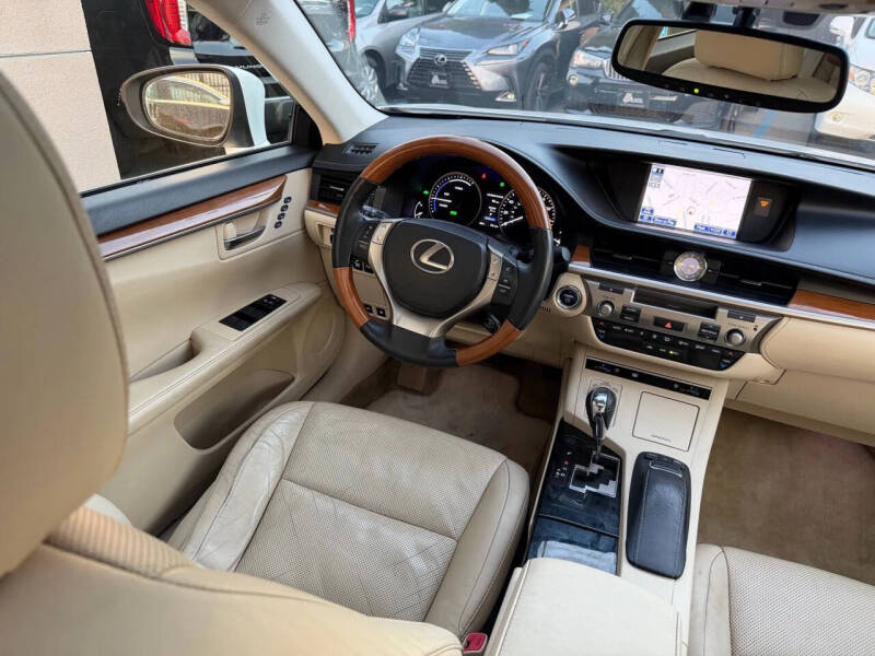 2014 Lexus ES 300h
