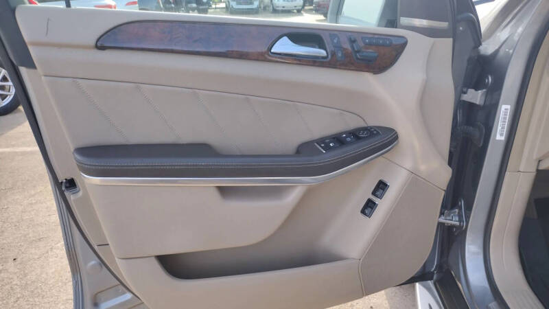 2014 Mercedes-Benz GL-Class GL 550 4MATIC