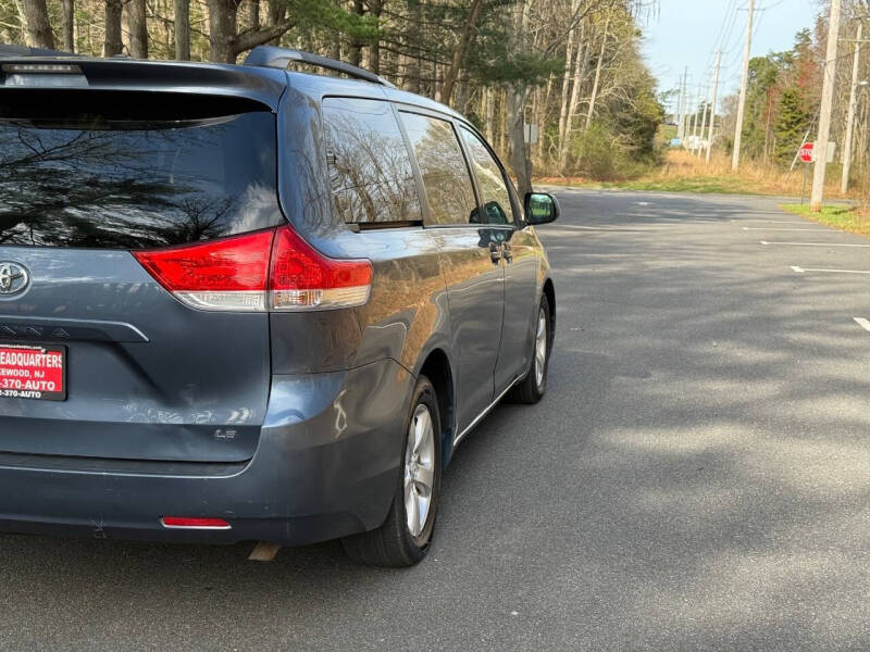 2014 Toyota Sienna LE Mobility 7-Passenger