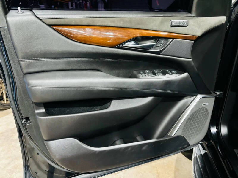 2019 Cadillac Escalade Luxury