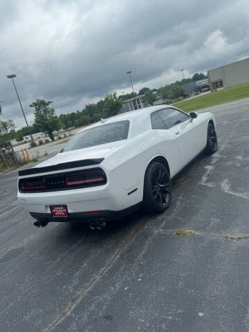 2018 Dodge Challenger SXT Plus