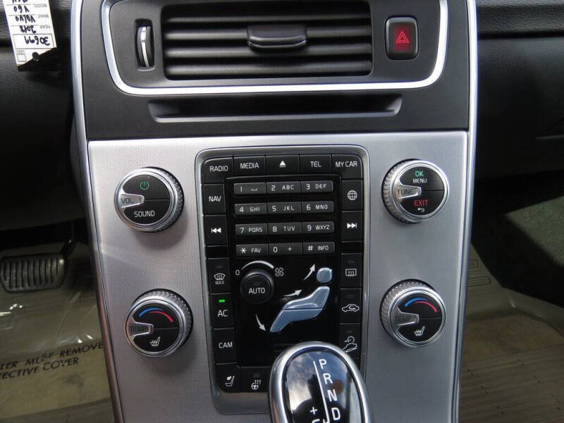 2018 Volvo V60 Cross Country T5 Premier