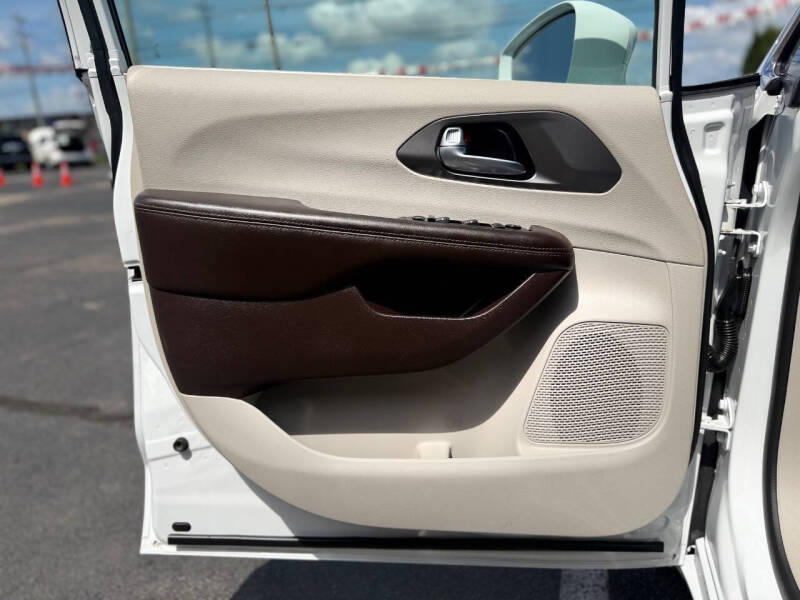 2019 Chrysler Pacifica Touring L Plus