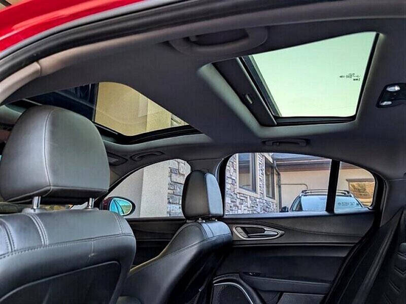 2019 Alfa Romeo Giulia Ti Sport