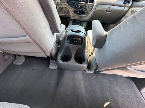 2005 Toyota Sequoia SR5