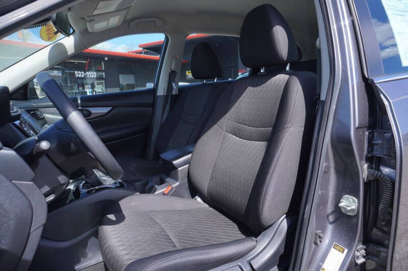 2020 Nissan Rogue S