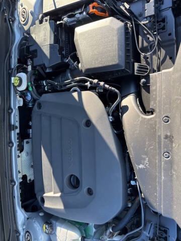 2025 Volvo XC40 B5 Core Bright Theme