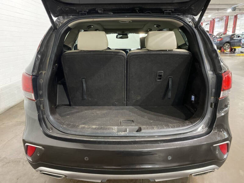 2017 Hyundai Santa Fe Limited Ultimate