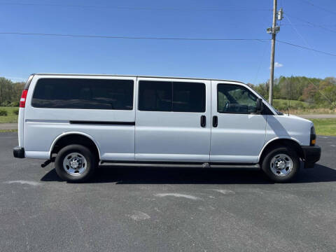 2022 Chevrolet Express LS 3500