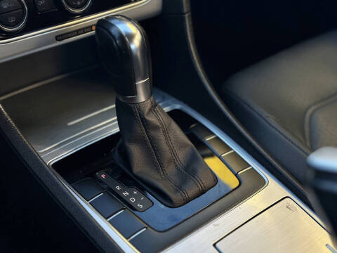 2012 Volkswagen Passat SE PZEV