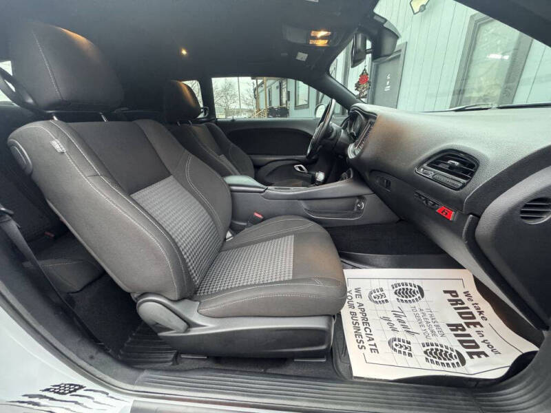 2021 Dodge Challenger SXT