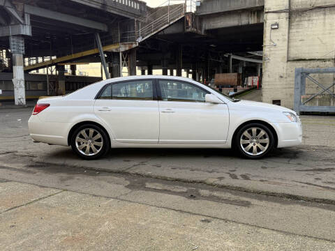 2005 Toyota Avalon XLS