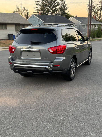 2018 Nissan Pathfinder SV