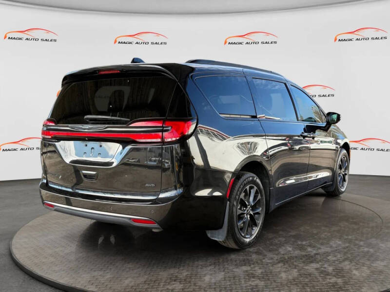 2021 Chrysler Pacifica Touring