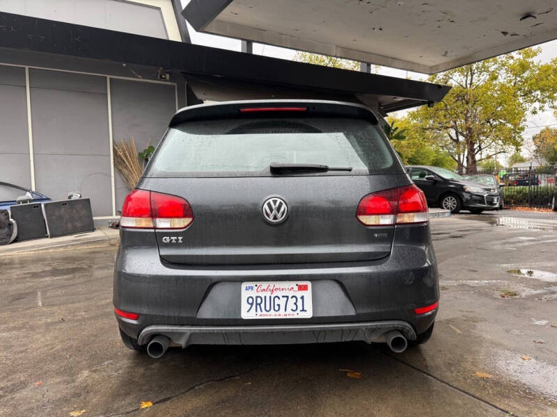 2010 Volkswagen GTI Base PZEV
