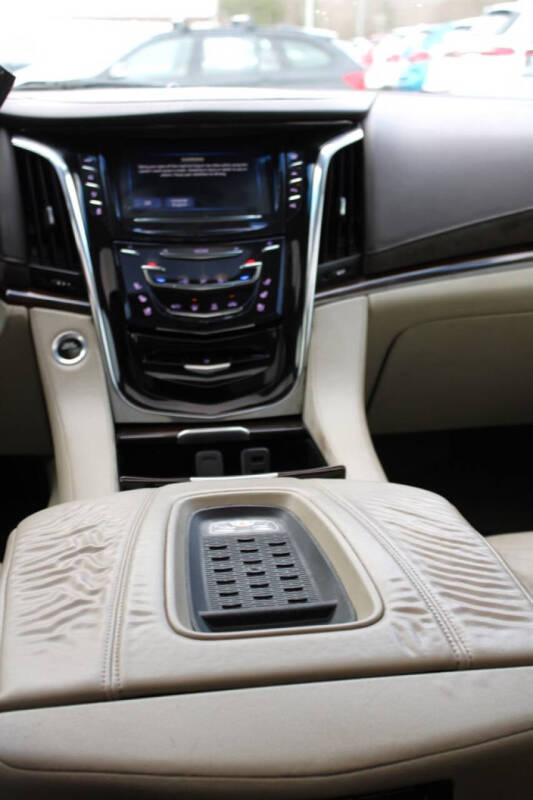 2017 Cadillac Escalade ESV Luxury