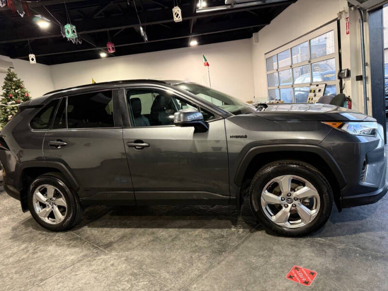 2021 Toyota RAV4 Hybrid XLE Premium