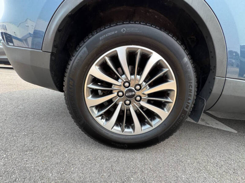 2019 Lincoln Nautilus Select