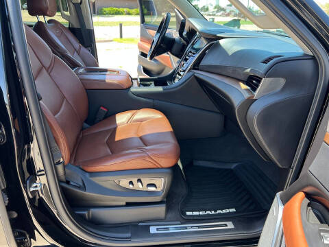 2020 Cadillac Escalade Luxury