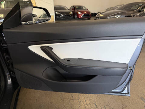 2018 Tesla Model 3 Performance