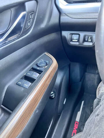 2017 GMC Acadia SLE-2