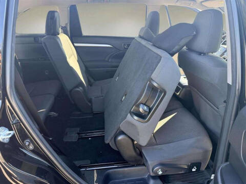 2018 Toyota Highlander LE