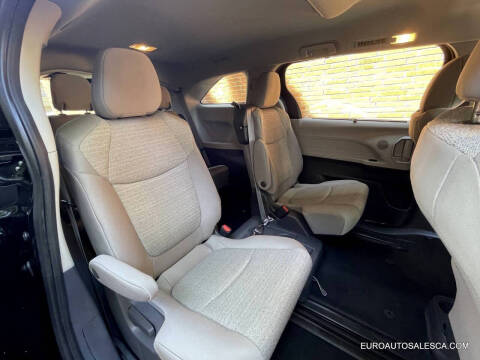 2021 Toyota Sienna LE 8-Passenger