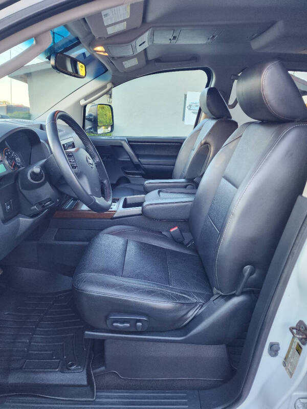 2011 Nissan Titan SL