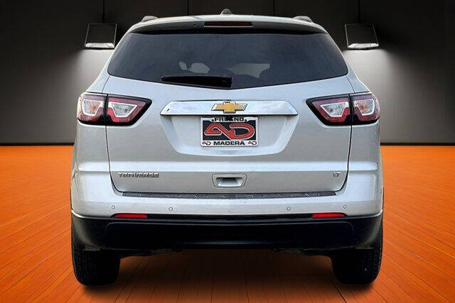 2017 Chevrolet Traverse 1LT photo 5