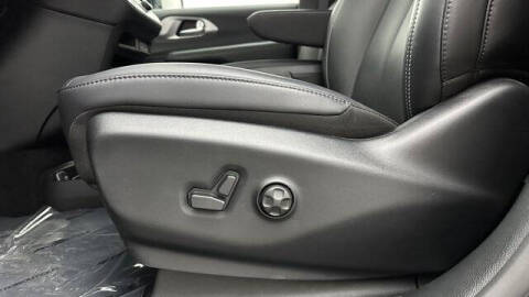 2025 Chrysler Pacifica Plug-In Hybrid