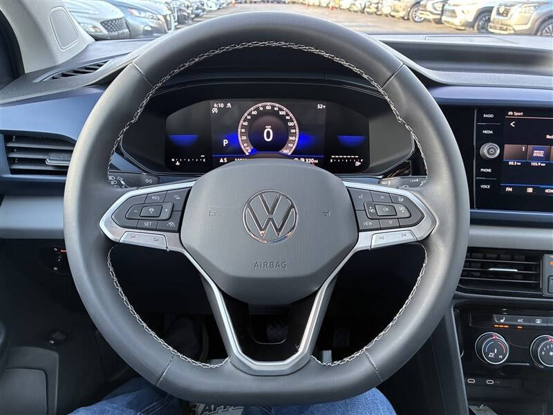 2023 Volkswagen Taos SE 4Motion