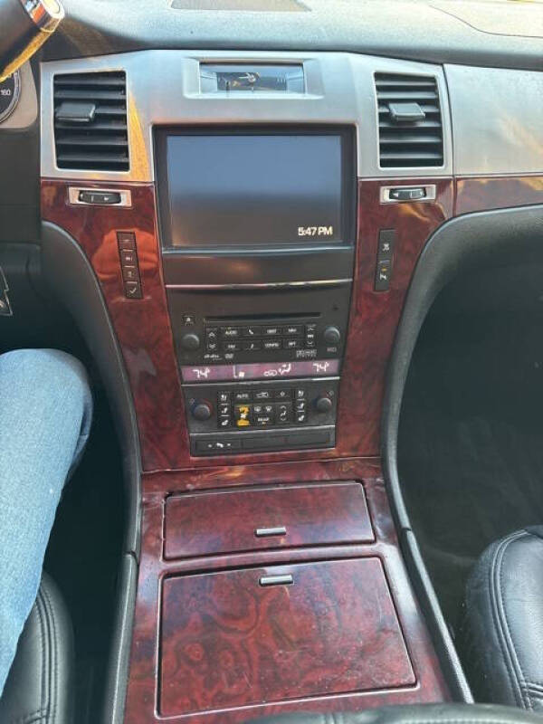 2011 Cadillac Escalade Luxury
