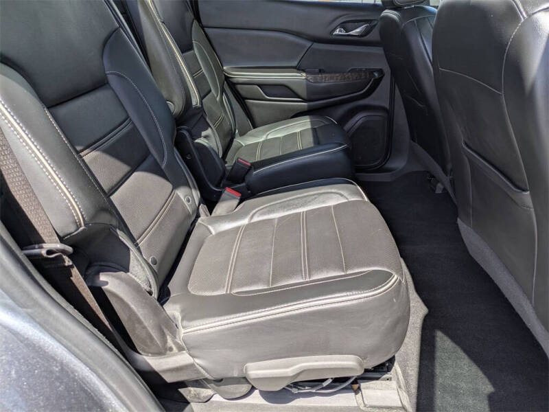 2022 GMC Acadia Denali