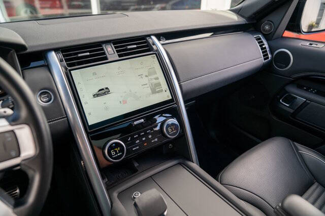 2022 Land Rover Discovery 11