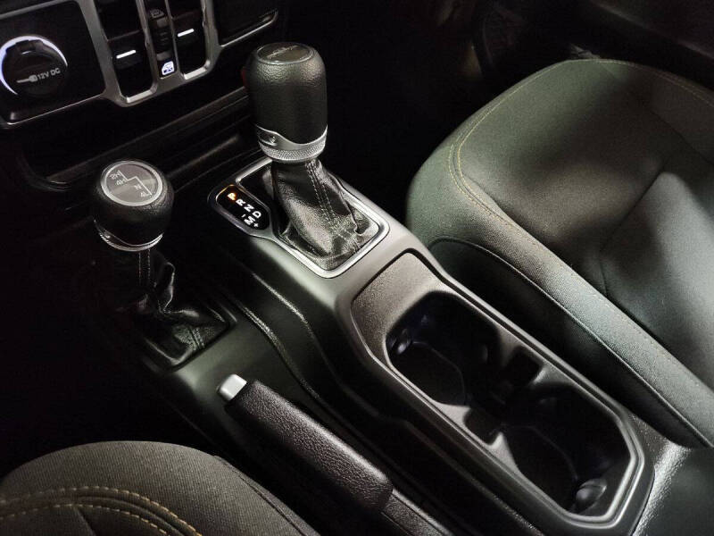 2025 Jeep Gladiator NightHawk