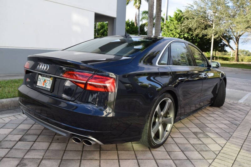 2015 Audi S8 4.0T quattro