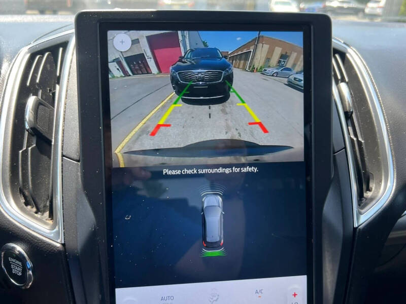 2022 Ford Edge Titanium