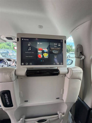 2017 Chrysler Pacifica Touring-L Plus