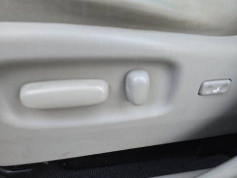 2012 Toyota Highlander SE